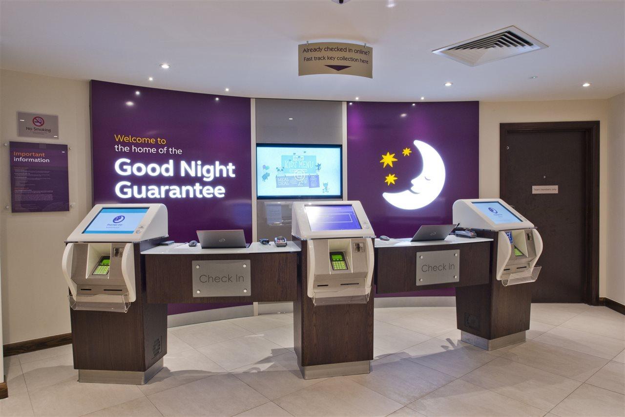 Premier Inn London Chiswick Esterno foto